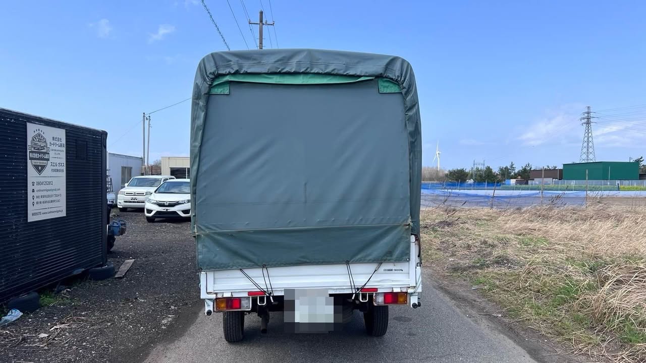 A picture of NISSAN BONGO TRUCK 2013