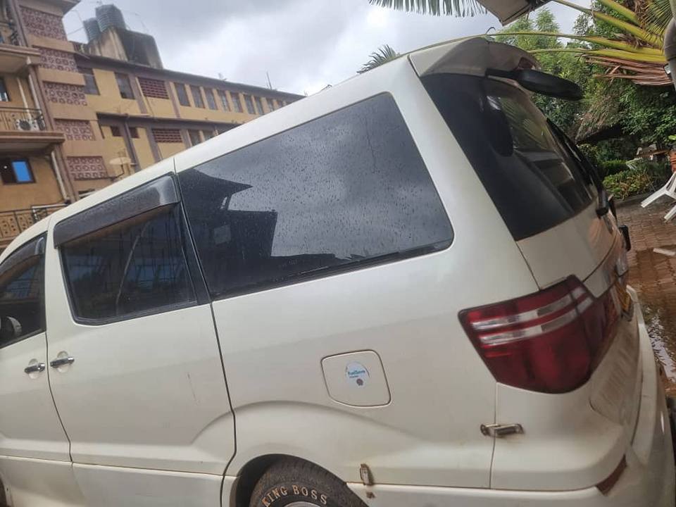 A picture of ALPHARD 2008