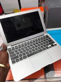 A picture of Mac book pc