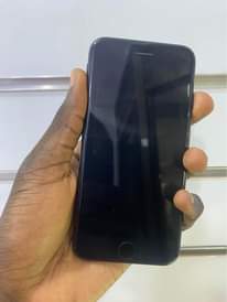 A picture of iPhone 7 128gb fingerprint working 270k WhatsApp or call 0759979422