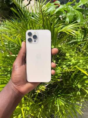 iPhone M.
