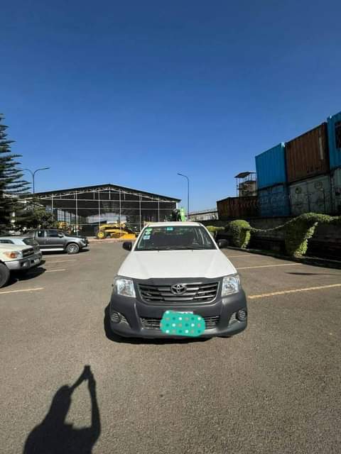 used toyota hilux