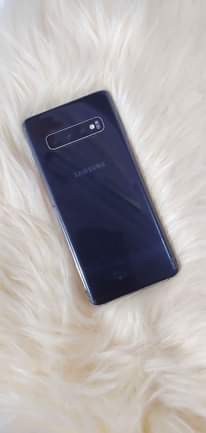A picture of Samsung S10