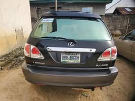 A picture of LEXUS RX300