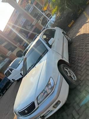 A picture of 2000 Toyota Prmio