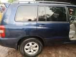 A picture of Distress sale of 05 model Highlander first body unterpered engine