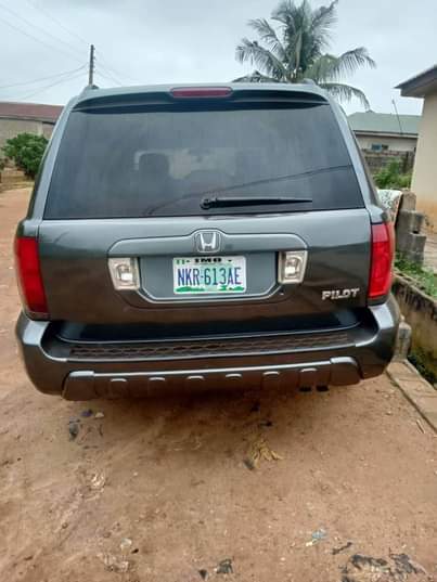 A picture of Honda pilot 2003 working perfect