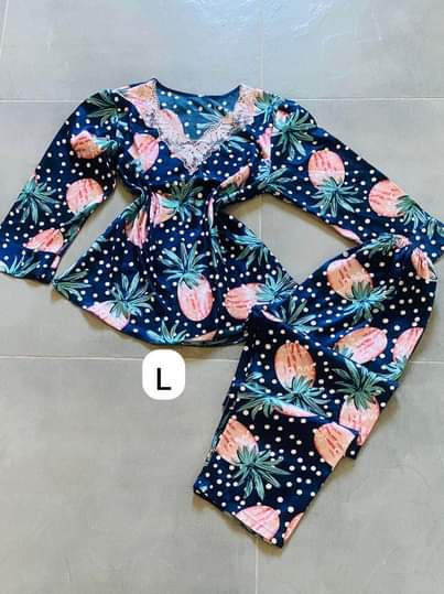 A picture of Nauza nightdress Rejareja elfu 10 TUNAPATIKANA Zanzibar 0653657970