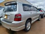 A picture of TOYOTA KLUGER UBF MODEL 2006 7seater CC 2 4 VVTI