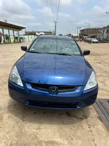 A picture of 2005 HONDA ACCORD