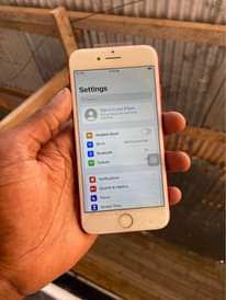 A picture of iPhone 7plain
