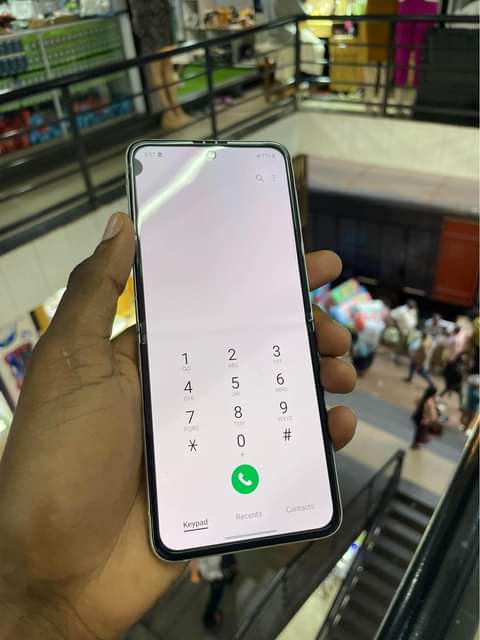 A picture of Galaxy Flip 3