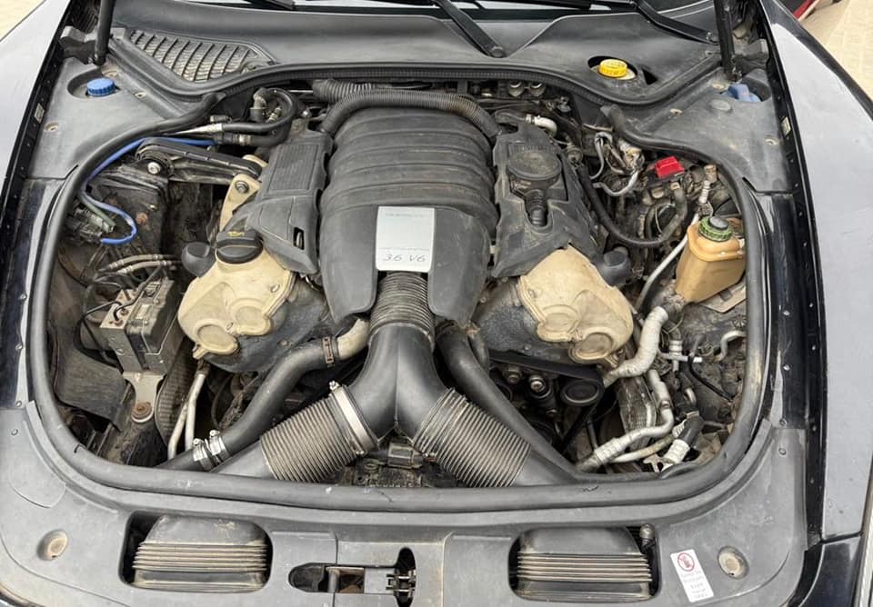 A picture of 2012 PORSCHE PANAMERA