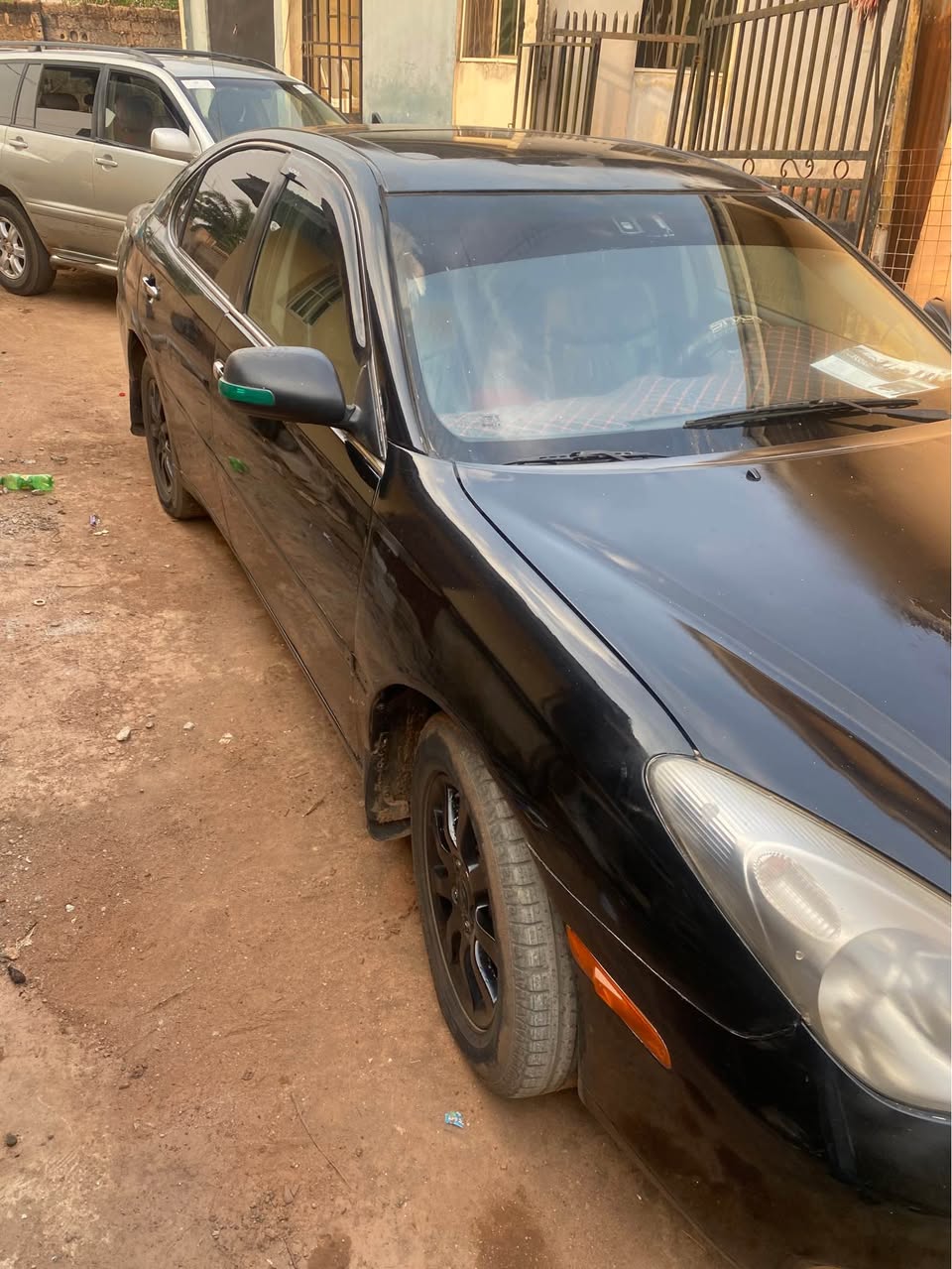 A picture of Lexus Es300