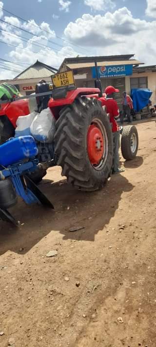 A picture of Tractor na jembe lake