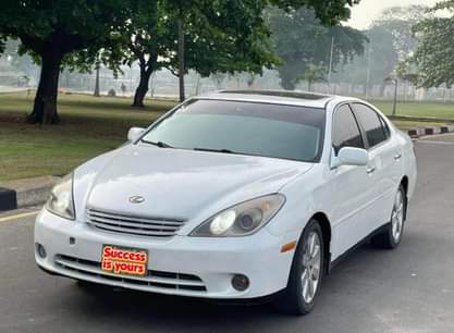 A picture of Lexus es 330