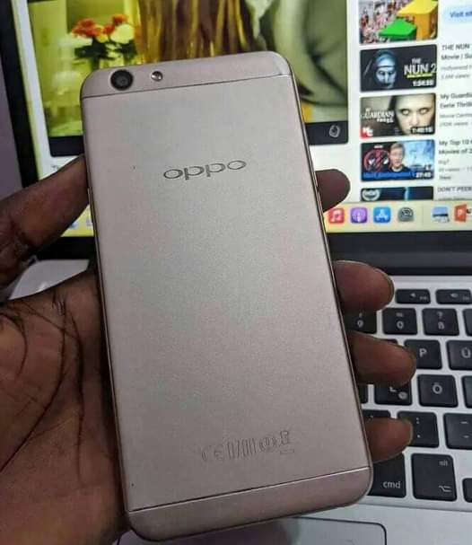 A picture of Iyo apo oppo A57 gb64 ram 4 chaj mkatba. 135000
