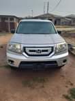 A picture of Honda pilot