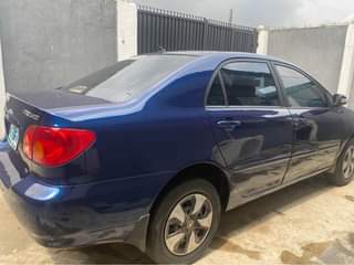 A picture of Toyota Corolla 04