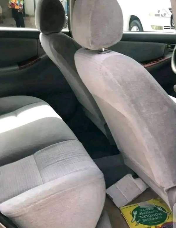 A picture of Brand TOYOTA Model COROLLA Year 2005 Transmission Automatic Price 2