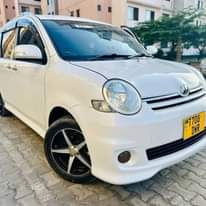 A picture of Toyota sienta