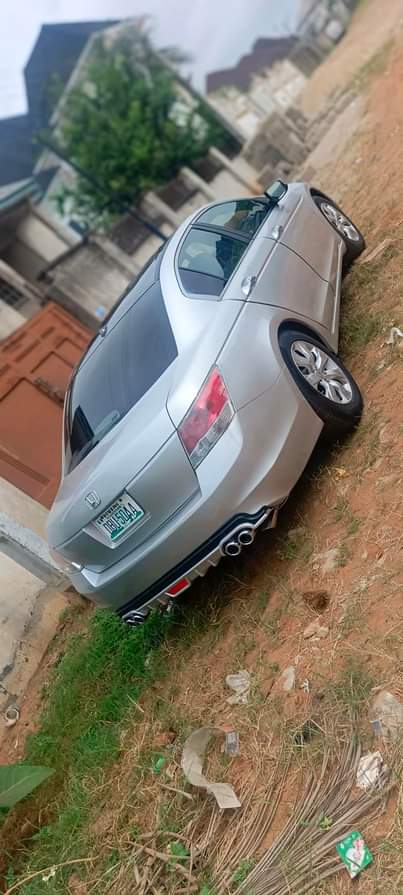 A picture of Honda Accord V6 engine 08
