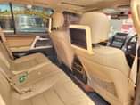 A picture of LAND CRUISER VX V8
