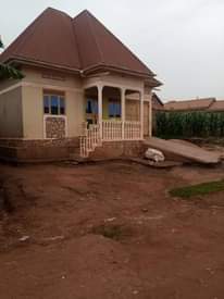 A picture of Quick sale 65m Houses 3 bedrooms on sale 65m Located