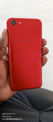 A picture of Oppo a83t Ram6 gb128