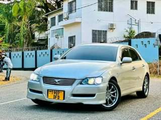 A picture of Toyota mak x