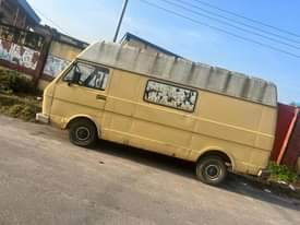 A picture of Volkswagen LT28