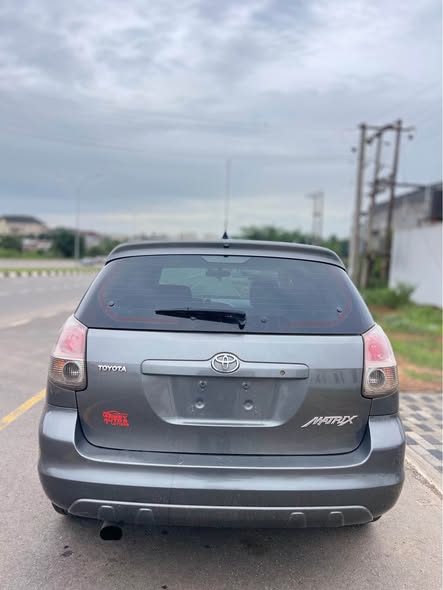 A picture of SHARP PRE OWNED 2008 TOYOTA MATRIX 5 800 000 08175232309