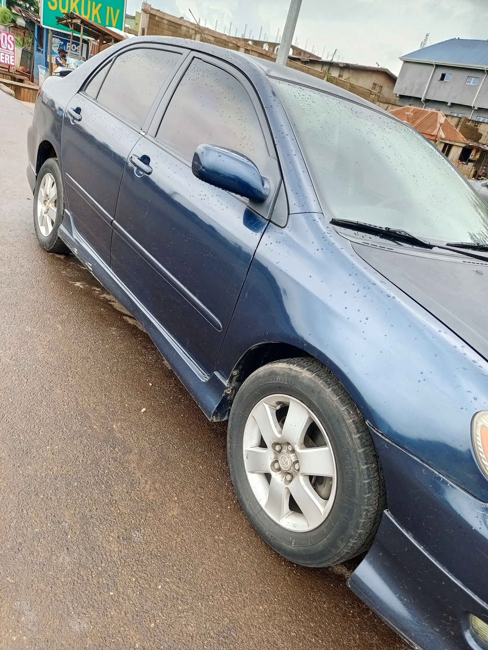 A picture of 2006 Toyota Corolla sport .Well Maintained 80 first body tokunbo