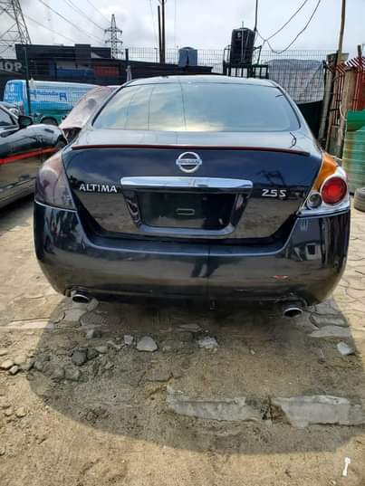 A picture of clean sharp and low mileage Engine and Gear and A