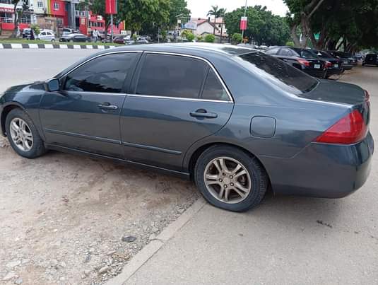 A picture of 2007 HOND DC