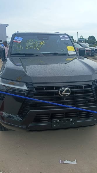 A picture of LEXUS GX550