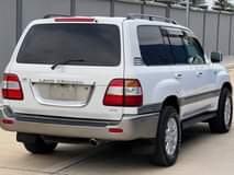 A picture of TOYOTA LAND CRUISER LIMITED