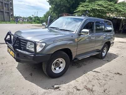 A picture of TOYOTA LAND CRUISER VX 1HZ
