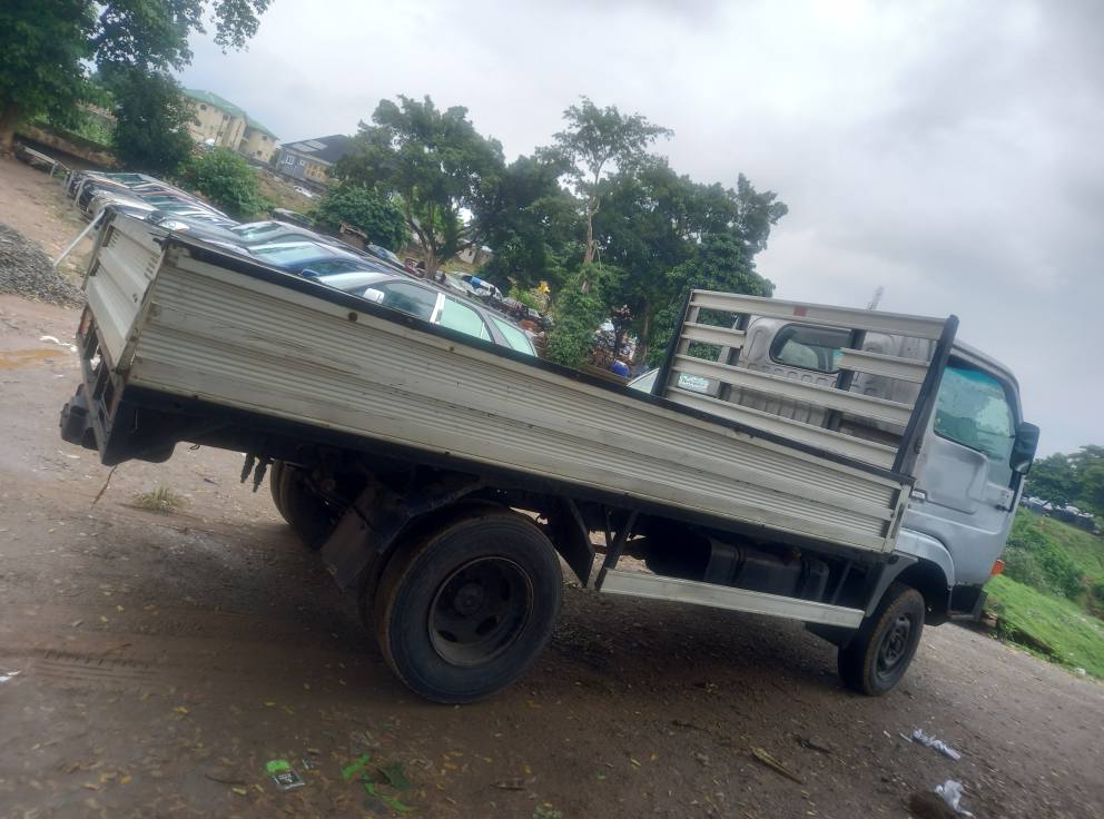 A picture of Nissan truck