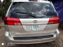 A picture of 2004 TOYOTA SIENNA
