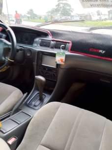 A picture of 2000 Toyota Camry 1