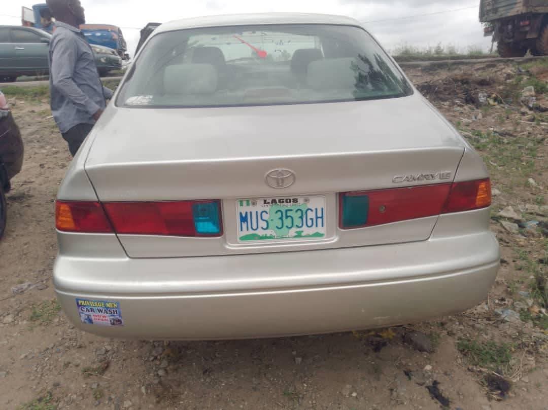 A picture of TOYOTA CAMRY DROP LIGHT 4 PLUG FIRST BODY