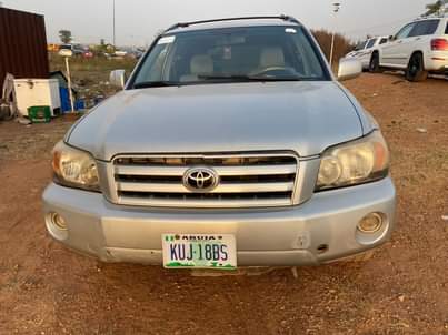 A picture of 2005 Nigerian Used Toyota Highlander 3 Seater Row First Body