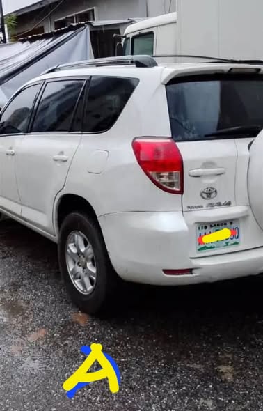 A picture of 07 Toyota Rav4 V6