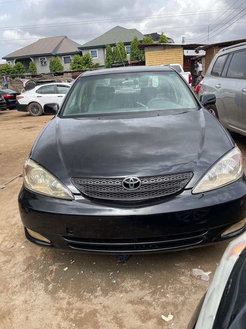 A picture of Toyota Camry 04