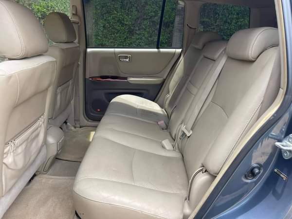 A picture of 2005 Toyota Highlander limited So clean no need of direct