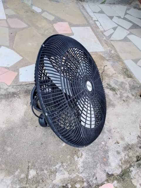 A picture of FENI YA UKUTANI KWA 35000 TU 0653142079