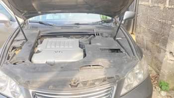 A picture of Sharp Belgium Standard 2008 Lexus Es350 in pristine condition with