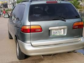 A picture of Toyota sennia