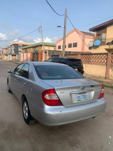 A picture of Well used 2004 Toyota Camry LE